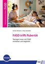 Text: "FASD trifft Pubertät. Teenager:innen mit FASD verstehen und begleiten." 
Ein Mädchen mit Kopfhörern spricht zu einem Jungen mit Handy.