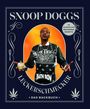 "Snoop Doggs Leckerschmecker Das Backbuch" mit einem Backmotiv und dem Bild einer Person, die einen Cupcake hält.