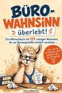 Ein Lama mit Brille und Krawatte hält eine Tasse, beschriftet mit „Kaffee hält mich stabil“, umgeben von Büroartikeln.