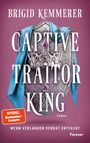 "Captive Traitor King" von Brigid Kemmerer; Schild mit Krone, blauer Stoff, roter Hintergrund.