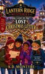 Eine festliche Illustration mit vier Kindern vor einem Weihnachtsbaum. Poster: "The Lantern Ridge Mysteries".