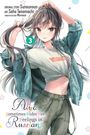 „Alya Sometimes Hides Her Feelings in Russian.“ Eine Anime-Illustration eines Mädchens mit langem Haar und lächelnd.