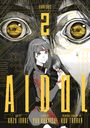 Omnibus 2 AIDOL. Illustration einer Frau mit Mikrofon, Blutspuren. Im Hintergrund große Augen, gelbe Kreise.
