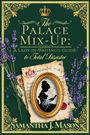 "The Palace Mix-Up: A Lady-in-Waiting’s Guide to Total Disaster" steht in elegantem Text auf einem königlichen Buchcover.